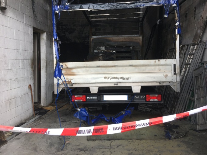 incendio azienda cologno