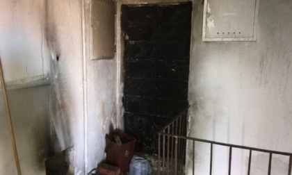Paura per un incendio in una storica cascina di Brugherio: sul posto Vigili del Fuoco e Carabinieri