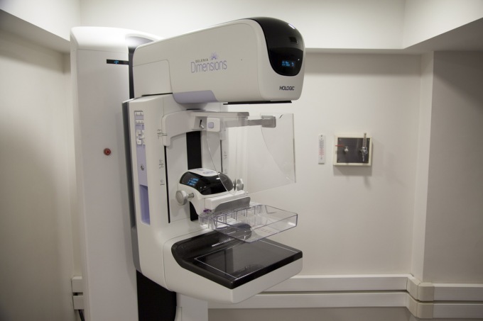 Prevenzione del tumore al seno: screening mammografici prenotabili sempre