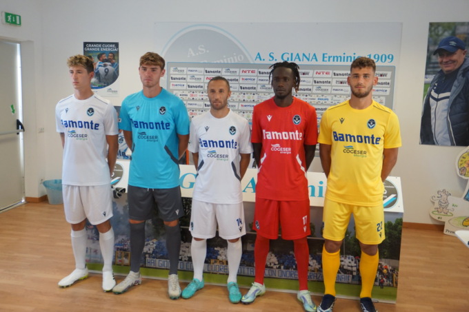 Giana, tutto pronto per l’esordio: presentate le nuove maglie