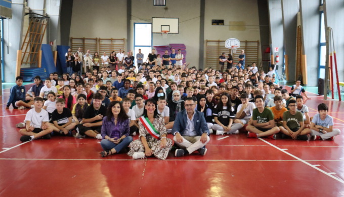 Basta “classi ghetto”: a Pioltello si cambia per avere sezioni con italiani e stranieri equamente divisi