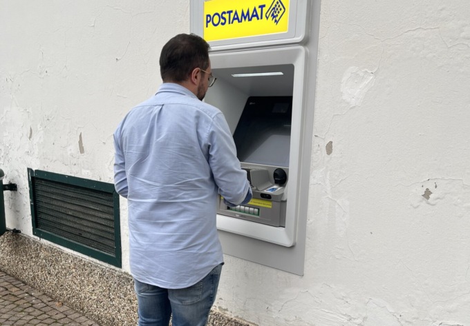 Sostituito lo sportello Atm Postamat di Segrate