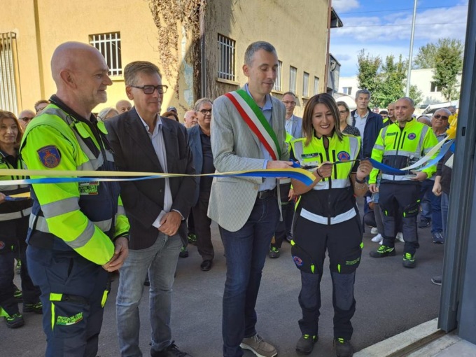 Tagliato il nastro alla nuova casa della Protezione civile di Cologno Monzese