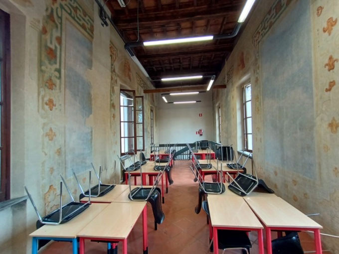 Scuola di Melzo chiusa per danni, studenti a lezione a Palazzo Trivulzio: vi facciamo vedere come VIDEO
