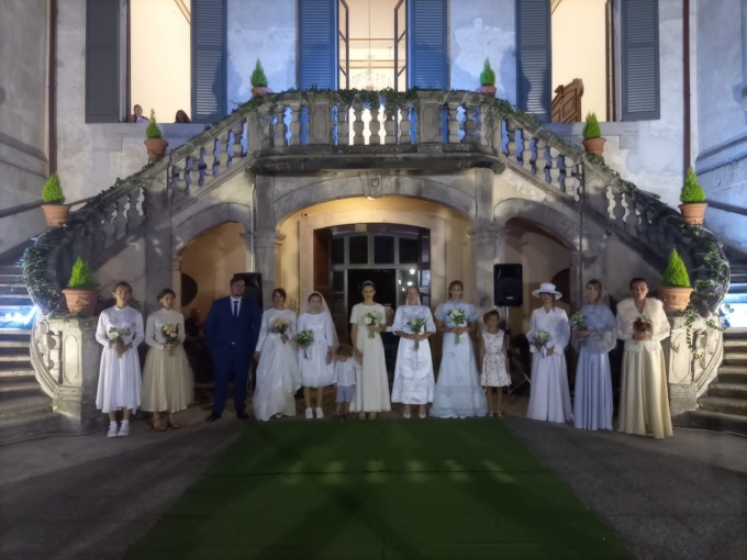 La storia di Groppello raccontata attraverso gli abiti da sposa, una sfilata ricca di ricordi