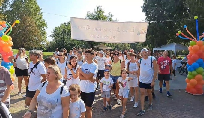 Centinaia di persone per la settima edizione della Paint Walking di Vignate