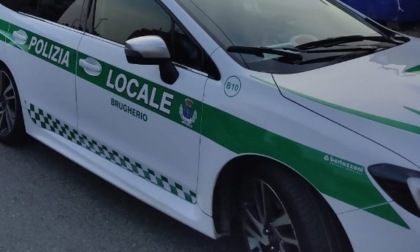 Brugherio, sposta l'auto in divieto ma ha bevuto: patente ritirata