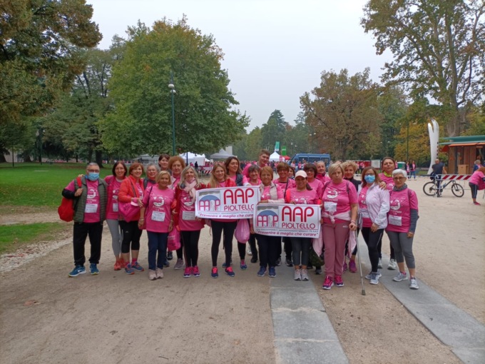 Le donne in rosa di Pioltello pronte per partecipare alla Pink Parade 2023
