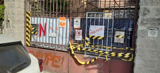 La Polizia Locale di Segrate sgombera la villa occupata: dentro c’erano nove persone