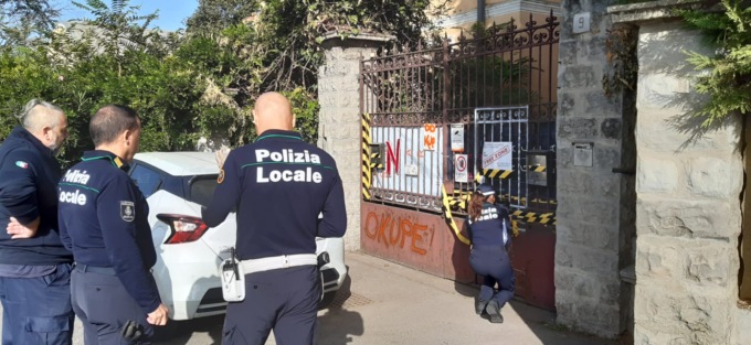 Incendio in una casa abbandonata a Segrate: intervengono Vigili del Fuoco e Polizia Locale