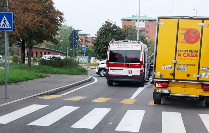 Anziano investito a Vimodrone e soccorso dall’ambulanza