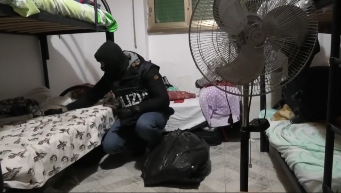 Due arresti per terrorismo: avevano giurato fedeltà allo Stato Islamico