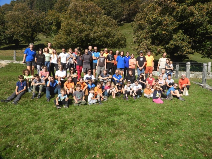 Il Cai di Melzo va in gita in montagna e fa incetta di castagne