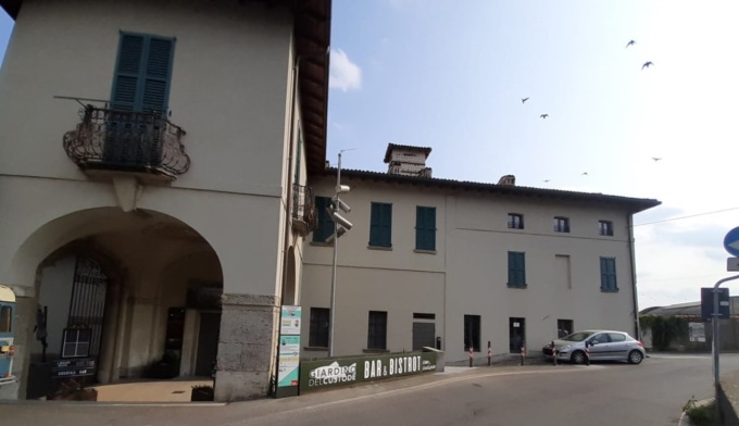 Vaprio, il ritratto metafisico “Cavaliere errante” alla Casa del custode delle acque