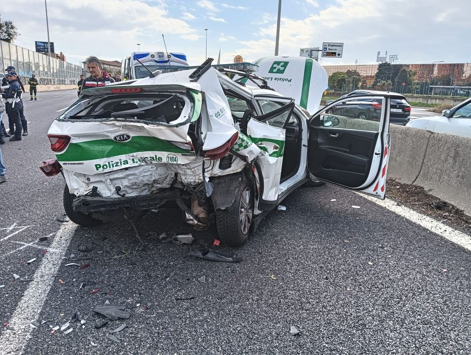 incidente polizia locale milano 1