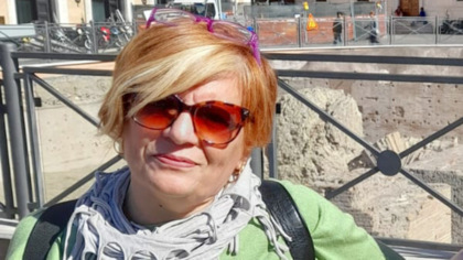 Investì e uccise una parrucchiera alla guida di un Mercedes G, 80enne condannato: “Ma non farà un giorno di carcere”