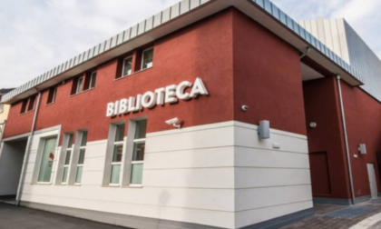 In biblioteca libri per un anno con la reading challenge di Cubi