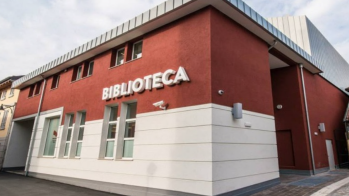 In biblioteca libri per un anno con la reading challenge di Cubi