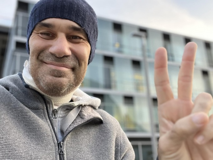 Dopo l’operazione per il tumore il sindaco di Cernusco torna a casa