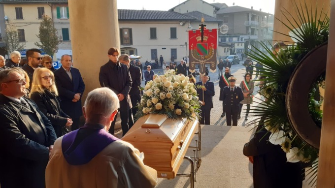 L’Adda Martesana si ferma per l’ultimo saluto al sindaco di Vaprio