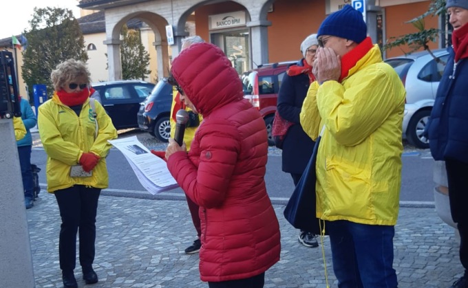 Camminata di solidarietà in difesa delle donne a Brembate