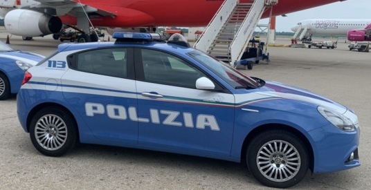 Finto turista faceva prostituire delle ragazze nei night club
