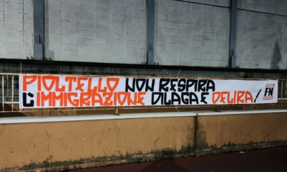 Striscione di Forza Nuova a Pioltello: "L'immigrazione dilaga e delira"