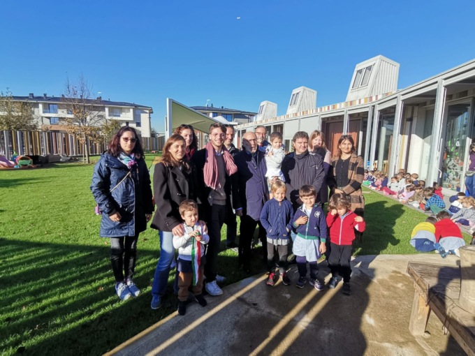 Inaugurato per la seconda volta a Cernusco sul Naviglio il cortile della (nuova) scuola dell’infanzia
