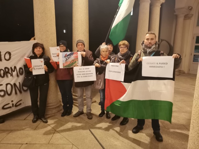 A Cernusco sul Naviglio flash mob e ordine del giorno del Consiglio per la pace