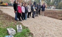 Demolito il muro di Abba a Cernusco sul Naviglio per fare spazio al nuovo asilo nido