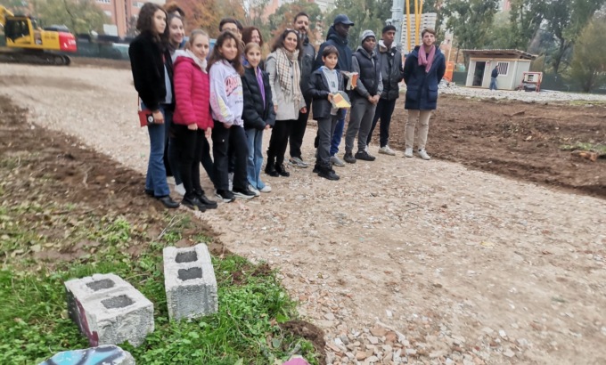 Demolito il muro di Abba a Cernusco sul Naviglio per fare spazio al nuovo asilo nido