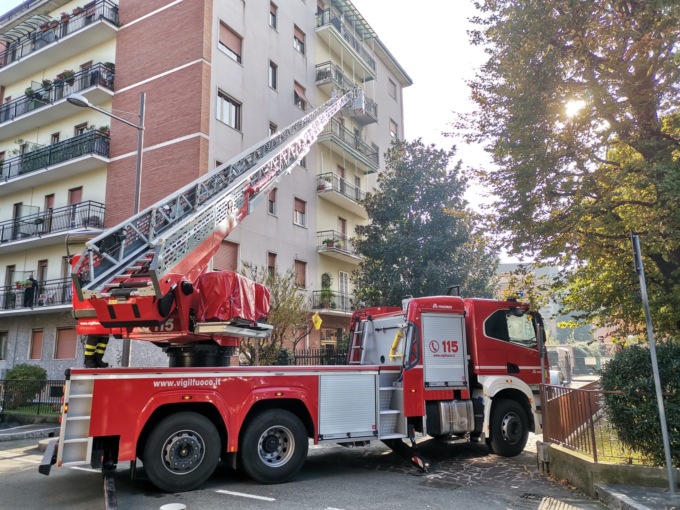 Incendio in appartamento a Cernusco sul Naviglio, sul posto i Vigili del fuoco
