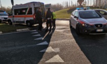 Investita sulla strisce pedonali a Cernusco sul Naviglio, ambulanza e automedica sul posto