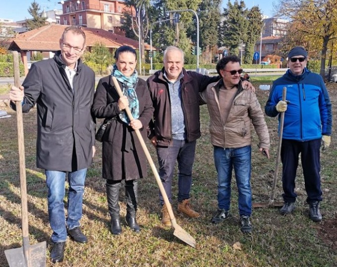 Cassina, le foto della Festa degli alberi: oltre cento nuove piantumazioni