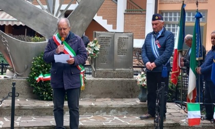 Una cerimonia di commemorazione per i 40 anni del monumento ai Caduti di Cavaione