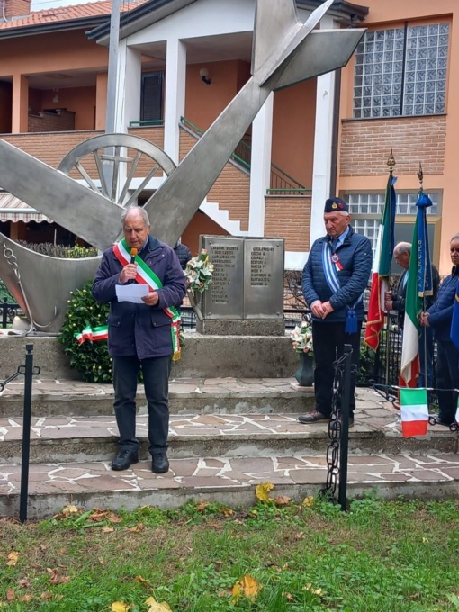 Una cerimonia di commemorazione per i 40 anni del monumento ai Caduti di Cavaione
