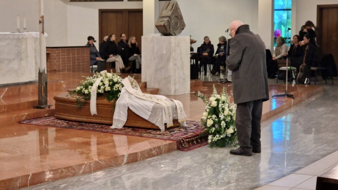 Arcore saluta don Enrico, un pastore mite e umile che ha lasciato il segno nella sua comunità