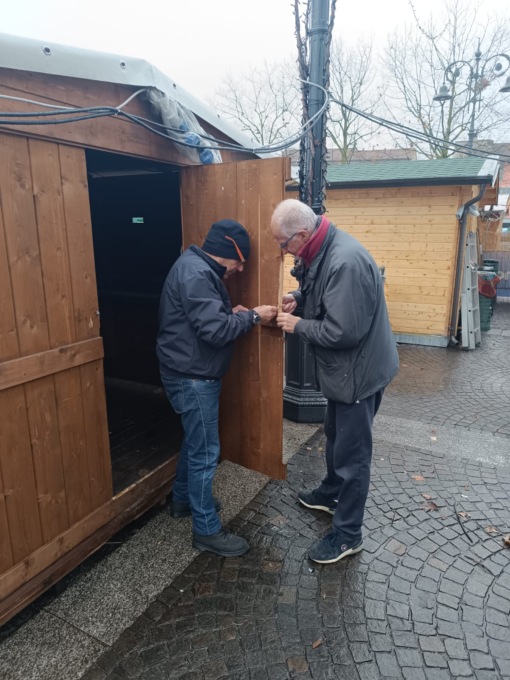 Vandali a Inzago, danneggiata una casetta “natalizia”