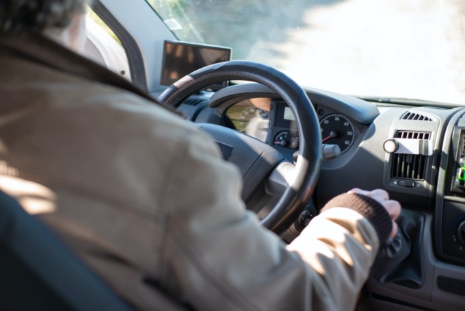 La folle corsa contromano in autostrada del nonno smarrito: “Ero uscito a fare la spesa…”