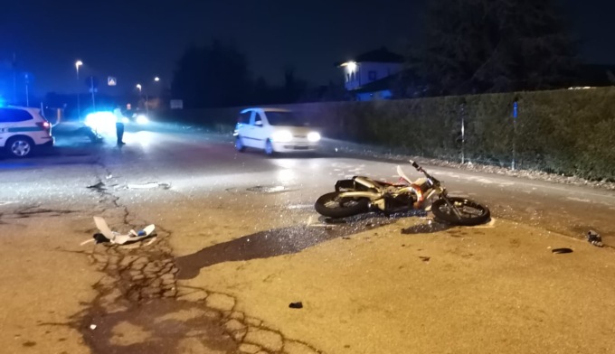 Incidente a Cernusco sul Naviglio, grave un sedicenne in moto