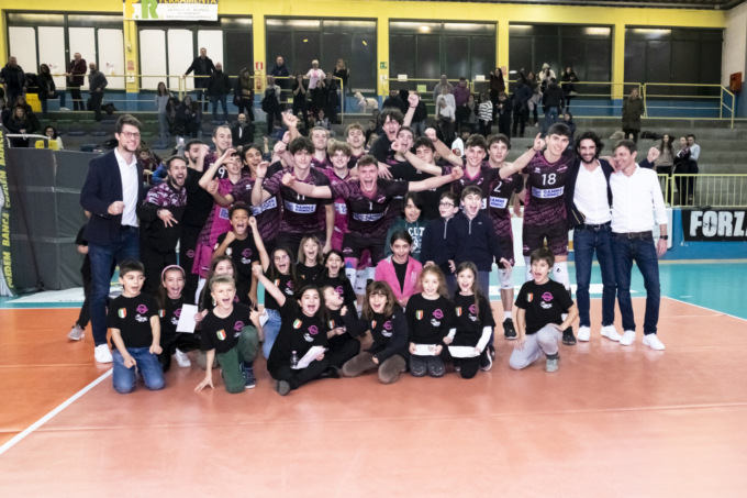 Tornano al successo i Diavoli Rosa in rimonta contro il Cus Cagliari