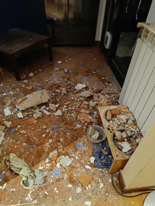 Ladri “muratori” smurano la cassaforte e lasciano macerie a Pozzuolo