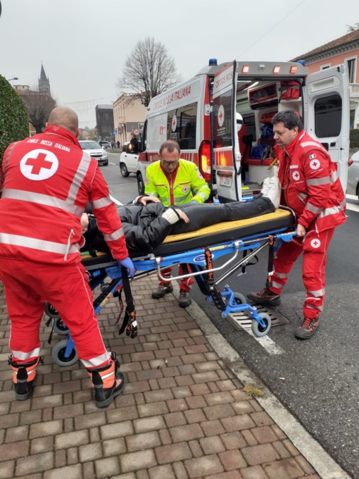 Trezzo, 23enne investita sulla strisce