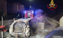Inseguimento tra Carabinieri e ladri per 50 chilometri, poi l'incidente e l'incendio