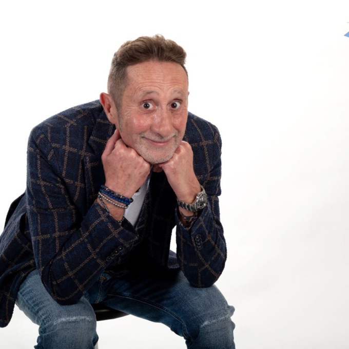 Domenica si ride a Pioltello con lo spettacolo benefico del comico Beppe Braida