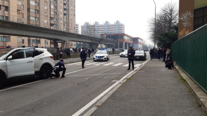 Sedicenne investita mentre attraversa la strada, interviene l’elisoccorso