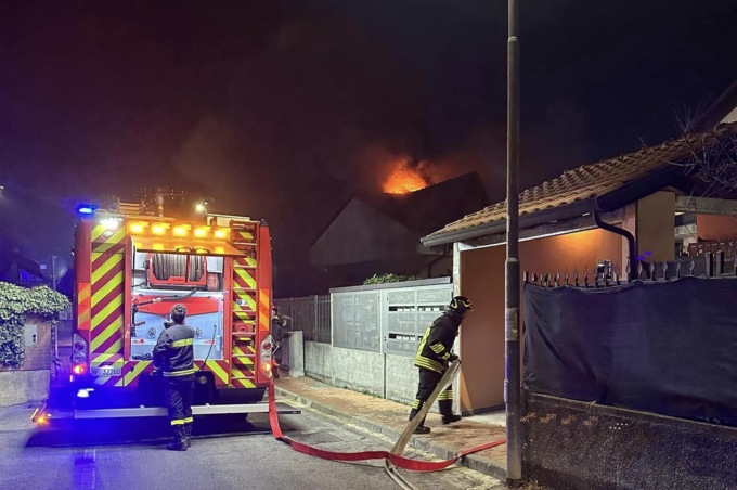 Incendio a Trezzano Rosa, famiglia “salvata” dal vicino