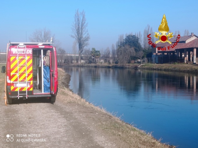 Auto nella Muzza, trovato il corpo di una donna