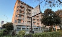 Pensionato trovato morto nel suo appartamento a Gorgonzola: era lì da giorni