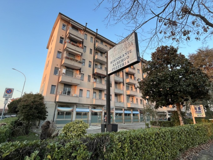 Pensionato trovato morto nel suo appartamento a Gorgonzola: era lì da giorni
